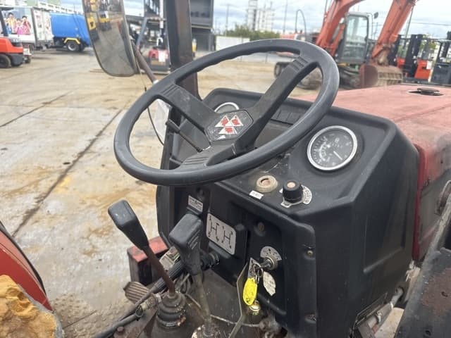 Tractor — Auction (lot 8458-12001)