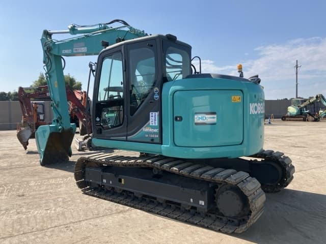 EXCAVATOR — Auction (lot 8458-121)