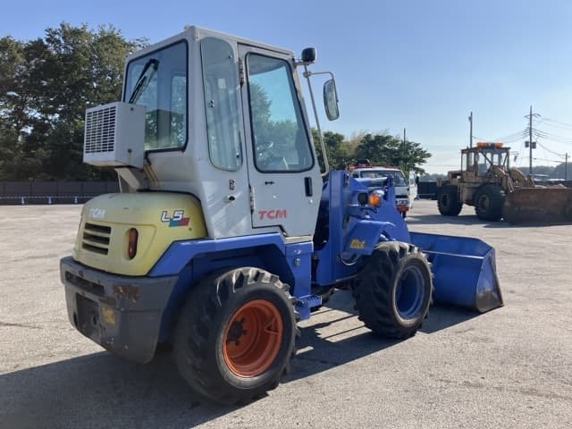 MINI WHEEL LOADER — Auction (lot 8458-128)