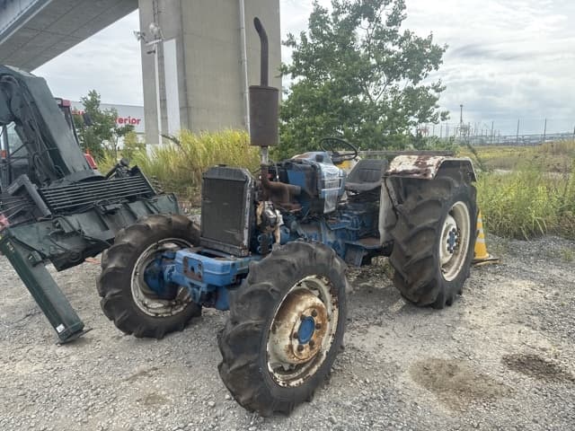 Tractor — Auction (lot 8458-13801)