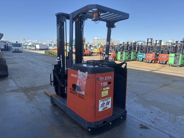 Reach Forklift — Auction (lot 8458-14001)