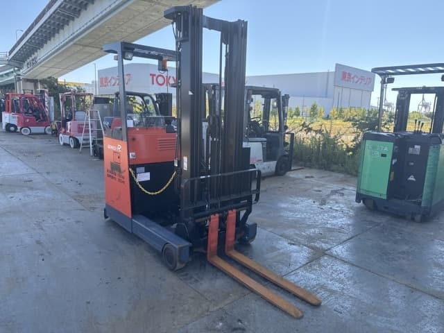 Reach Forklift — Auction (lot 8458-14002)