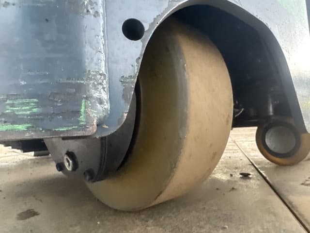 Reach Forklift — Auction (lot 8458-14016)