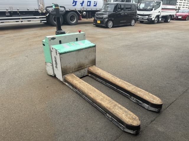 Battery Forklift — Auction (lot 8458-14020)