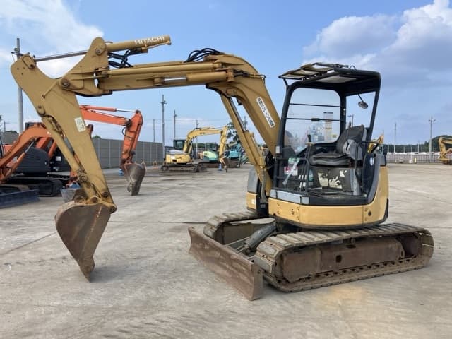 MINI EXCAVATOR — Auction (lot 8458-15)