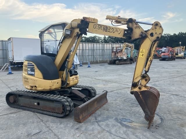 MINI EXCAVATOR — Auction (lot 8458-153)