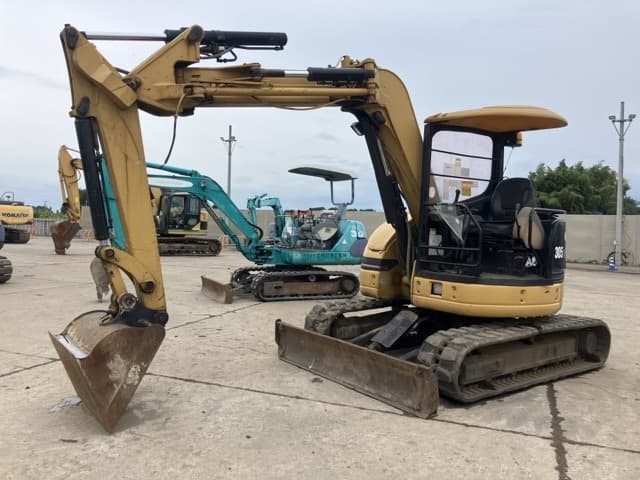 MINI EXCAVATOR — Auction (lot 8458-155)