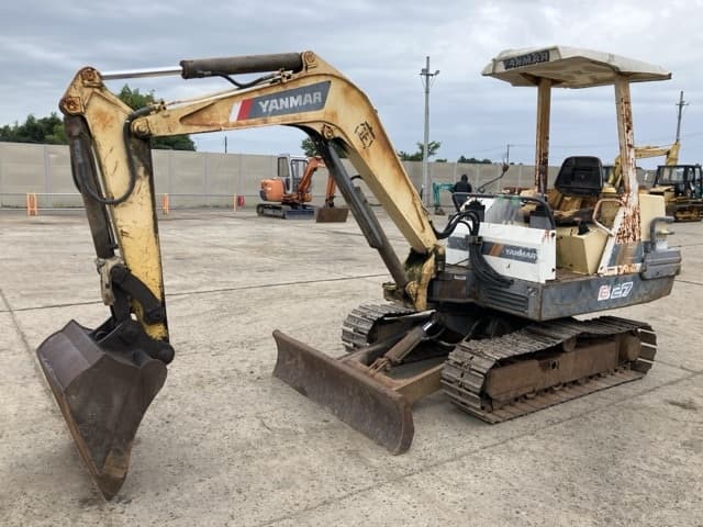 MINI EXCAVATOR — Auction (lot 8458-156)