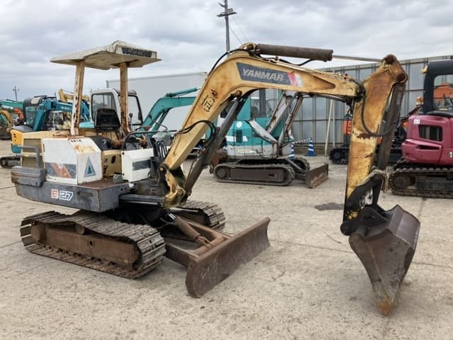 MINI EXCAVATOR — Auction (lot 8458-156)