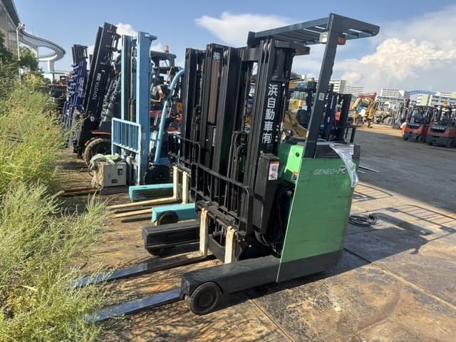 Reach Forklift — Auction (lot 8458-15801)