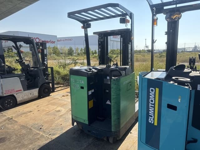 Reach Forklift — Auction (lot 8458-15801)