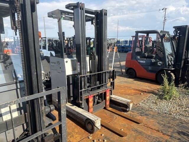Reach Forklift — Auction (lot 8458-15802)