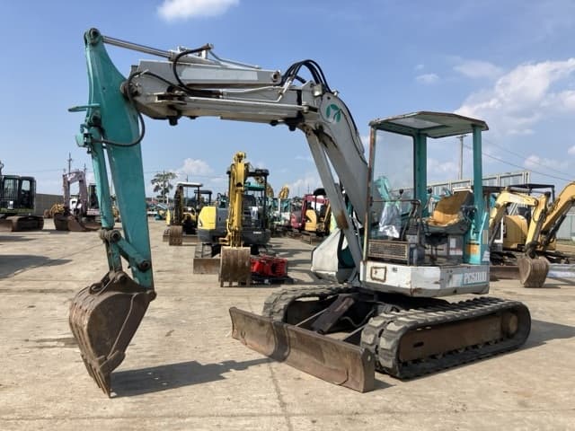 MINI EXCAVATOR — Auction (lot 8458-164)
