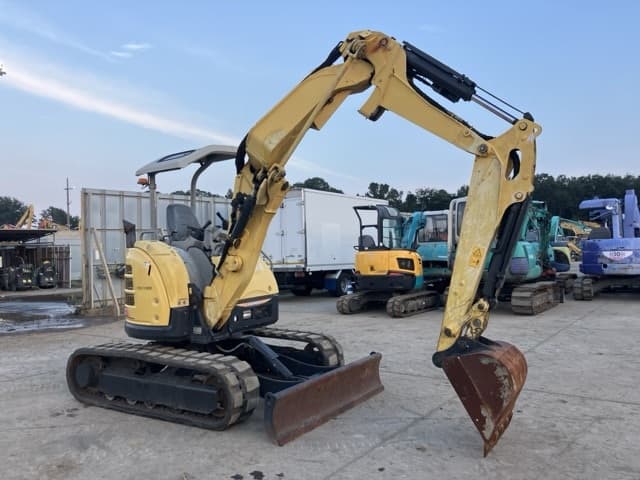 MINI EXCAVATOR — Auction (lot 8458-167)