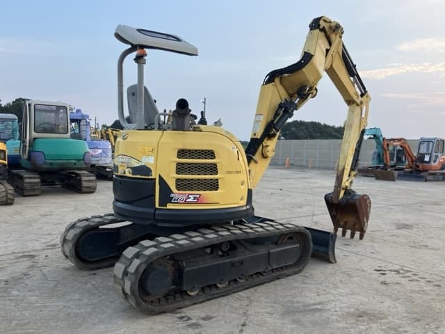 MINI EXCAVATOR — Auction (lot 8458-167)