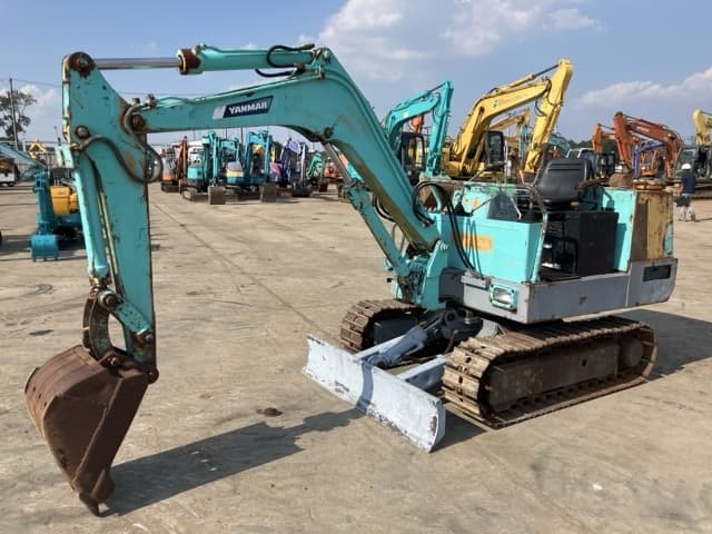 MINI EXCAVATOR — Auction (lot 8458-168)