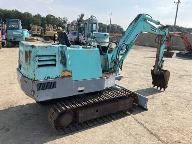 MINI EXCAVATOR — Auction (lot 8458-168)