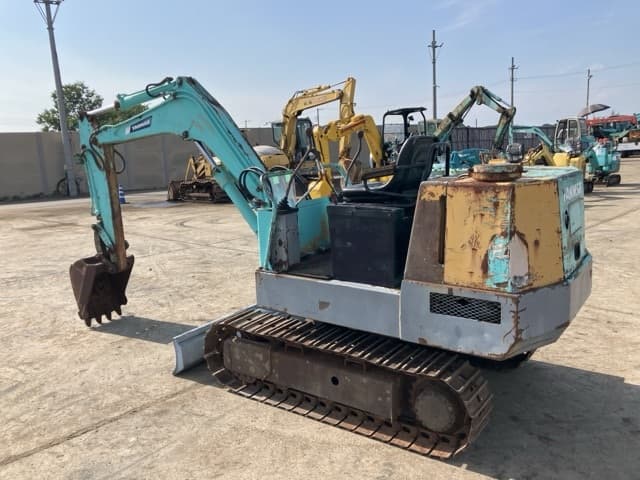 MINI EXCAVATOR — Auction (lot 8458-168)