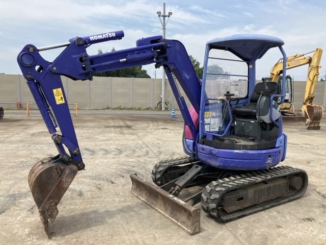 MINI EXCAVATOR — Auction (lot 8458-170)