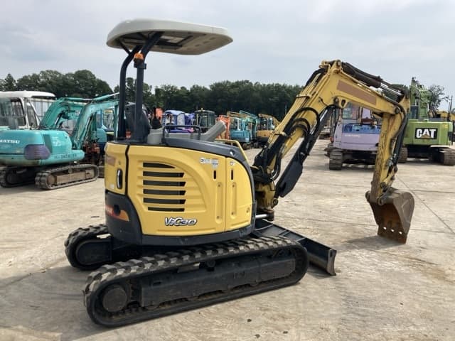 MINI EXCAVATOR — Auction (lot 8458-174)