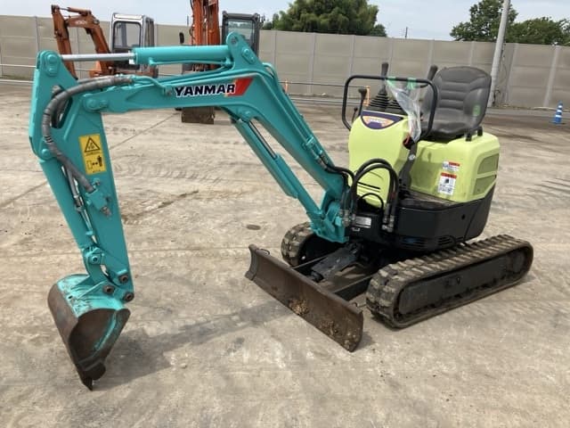 MINI EXCAVATOR — Auction (lot 8458-176)