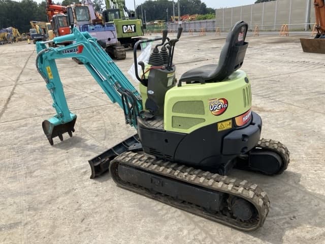 MINI EXCAVATOR — Auction (lot 8458-176)