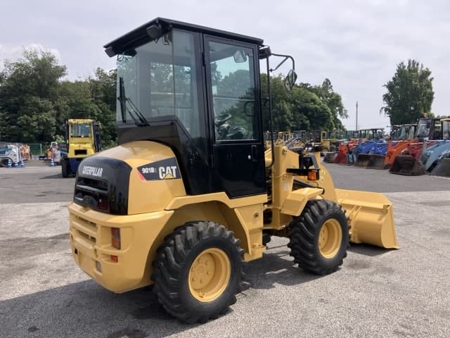 MINI WHEEL LOADER — Auction (lot 8458-177)
