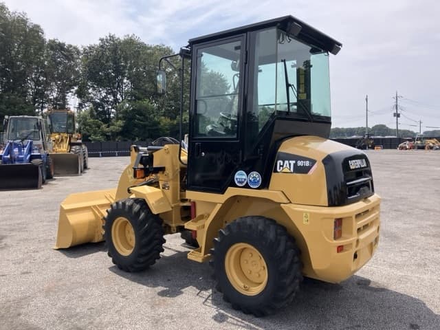 MINI WHEEL LOADER — Auction (lot 8458-177)