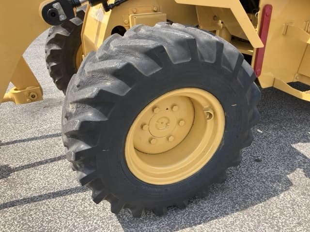 MINI WHEEL LOADER — Auction (lot 8458-177)