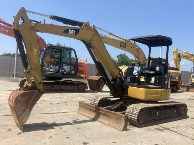 MINI EXCAVATOR — Auction (lot 8458-18)