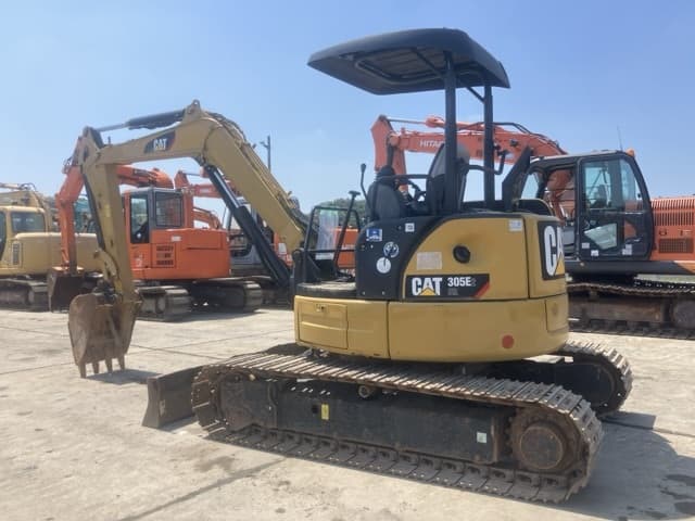 MINI EXCAVATOR — Auction (lot 8458-18)