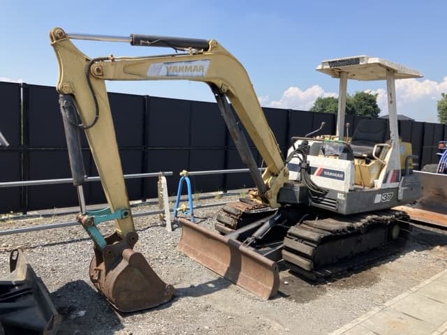 MINI EXCAVATOR — Auction (lot 8458-1802)