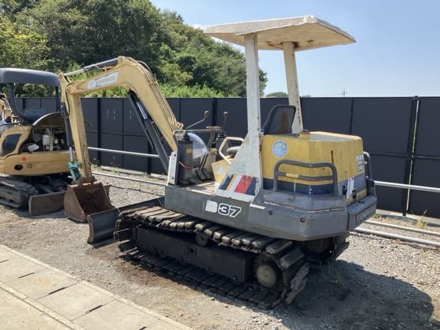 MINI EXCAVATOR — Auction (lot 8458-1802)