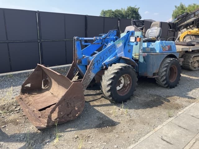 MINI WHEEL LOADER — Auction (lot 8458-1807)