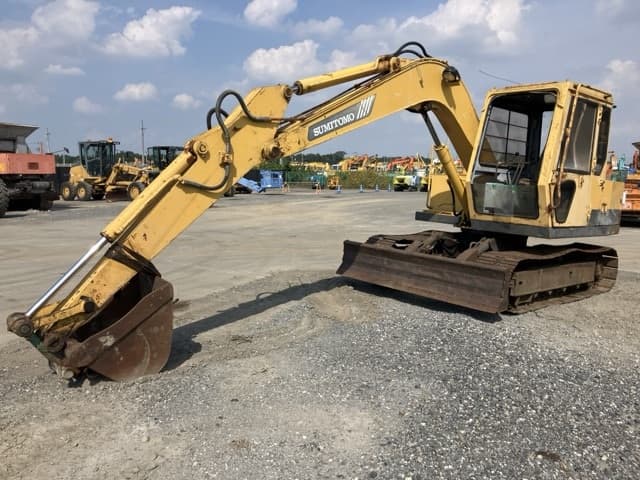 EXCAVATOR — Auction (lot 8458-1808)