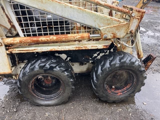SKID STEER LOADER — Auction (lot 8458-1810)