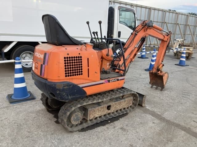MINI EXCAVATOR — Auction (lot 8458-1817)