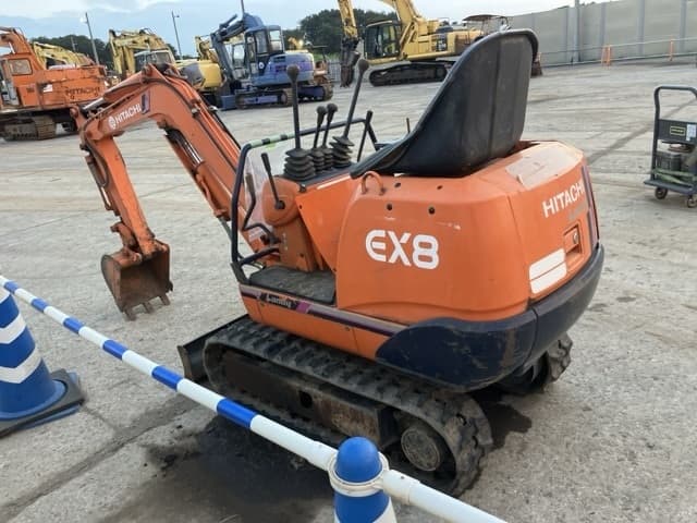 MINI EXCAVATOR — Auction (lot 8458-1817)