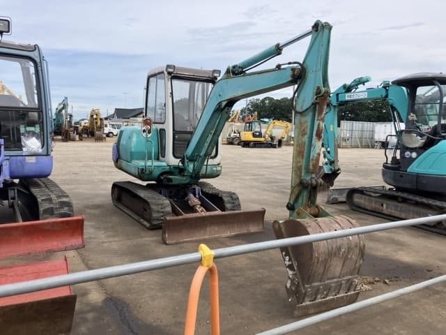 MINI EXCAVATOR — Auction (lot 8458-1819)