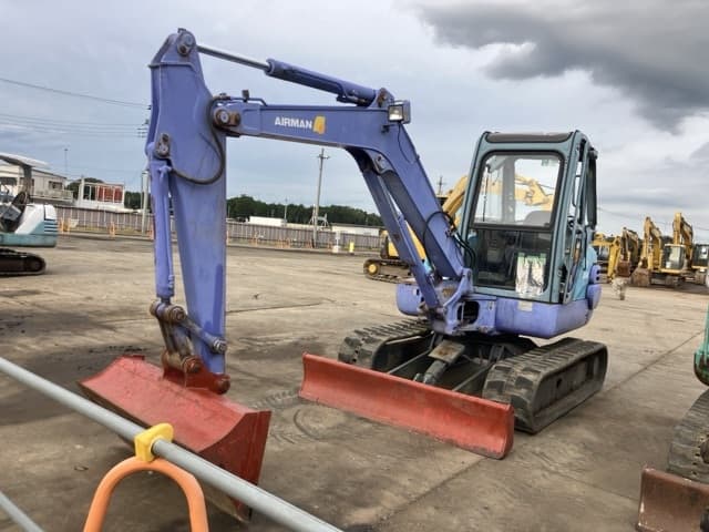 MINI EXCAVATOR — Auction (lot 8458-1820)