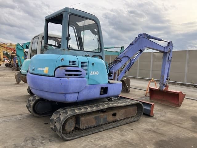 MINI EXCAVATOR — Auction (lot 8458-1820)