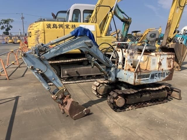 MINI EXCAVATOR — Auction (lot 8458-1826)