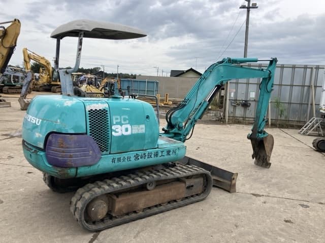 MINI EXCAVATOR — Auction (lot 8458-197)