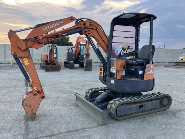 MINI EXCAVATOR — Auction (lot 8458-20)