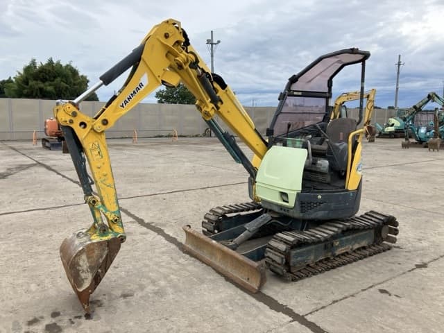 MINI EXCAVATOR — Auction (lot 8458-200)