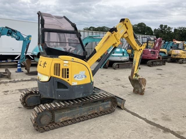 MINI EXCAVATOR — Auction (lot 8458-200)