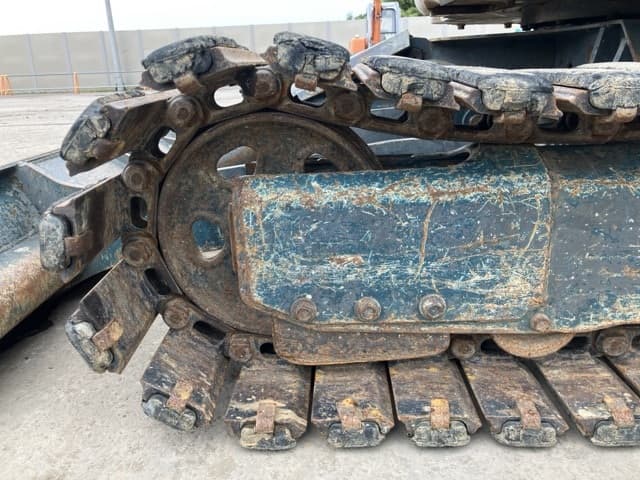 MINI EXCAVATOR — Auction (lot 8458-200)