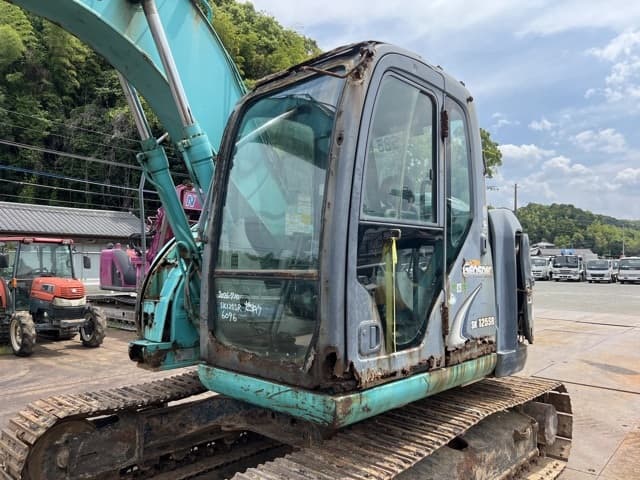 EXCAVATOR — Auction (lot 8458-20001)