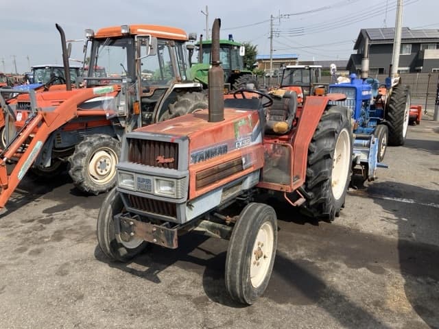 Tractor — Auction (lot 8458-2003)
