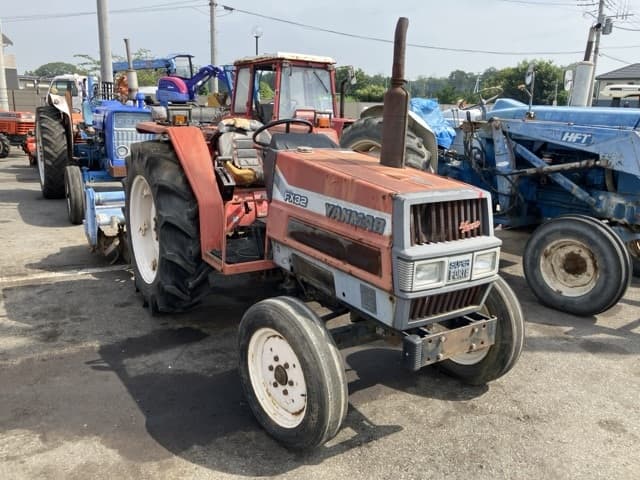 Tractor — Auction (lot 8458-2003)